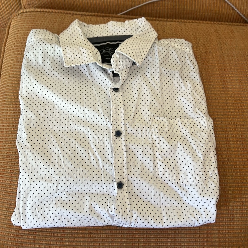 Descendent Mens Short sleeve button up SZ L